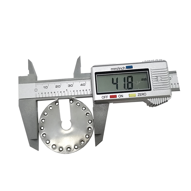 Grounding earth clips for PV module